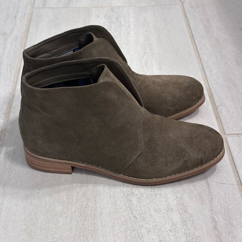 Blondo Suede waterproof ankle boots Like New Size 7 Brown
